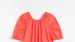 Krátke oranžové šaty Reserved, predávajú sa za 17,99 eura v zľave.   