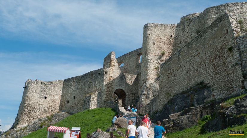 Spišský hrad patrí svojou rozlohou k najväčším...