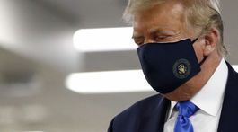 Trump mení názor. Nosiť rúško je vlastenecké