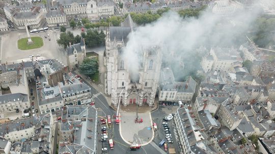 Obnova požiarom poškodeného chrámu v Nantes potrvá najmenej tri roky