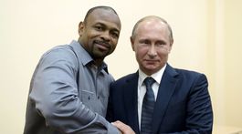 Stavia mosty medzi USA a Ruskom. A je top adeptom na súboj s Tysonom 