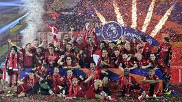 Liverpool si po osemgólovej prestrelke prevzal trofej, Rodák do baráže