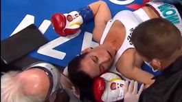 Keď jedna žena zrovná druhú za sedem sekúnd so zemou