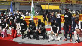 Hamilton si s ním chcel pohovoriť. Šéf FIA: Na všetkých životoch záleží