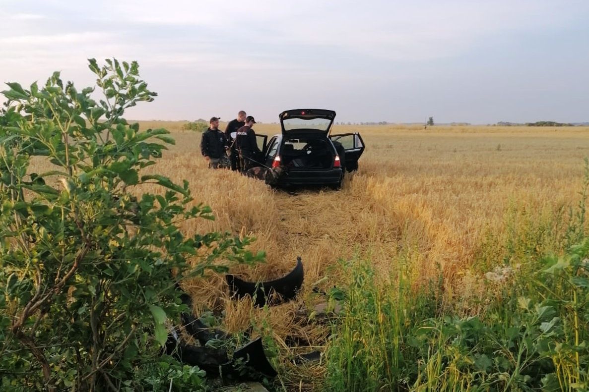 Pri prehliadke sa vo vozidle našli predmety...