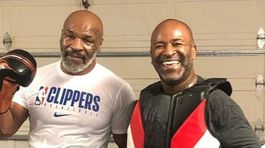 Ničí ho aj kouč hviezd MMA. Radšej seď na tom starom zadku, radia Tysonovi deti