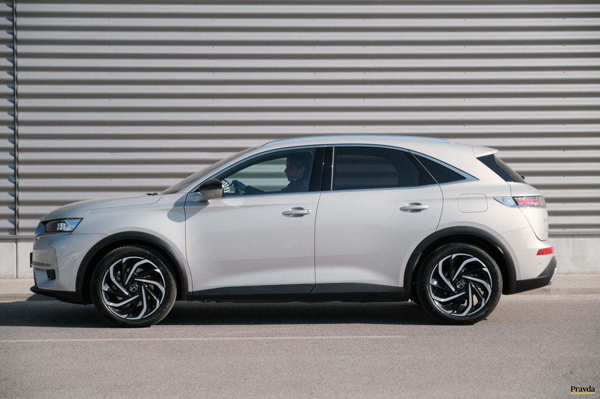 Plug-in hybrid na trh dorazil v minulom roku.