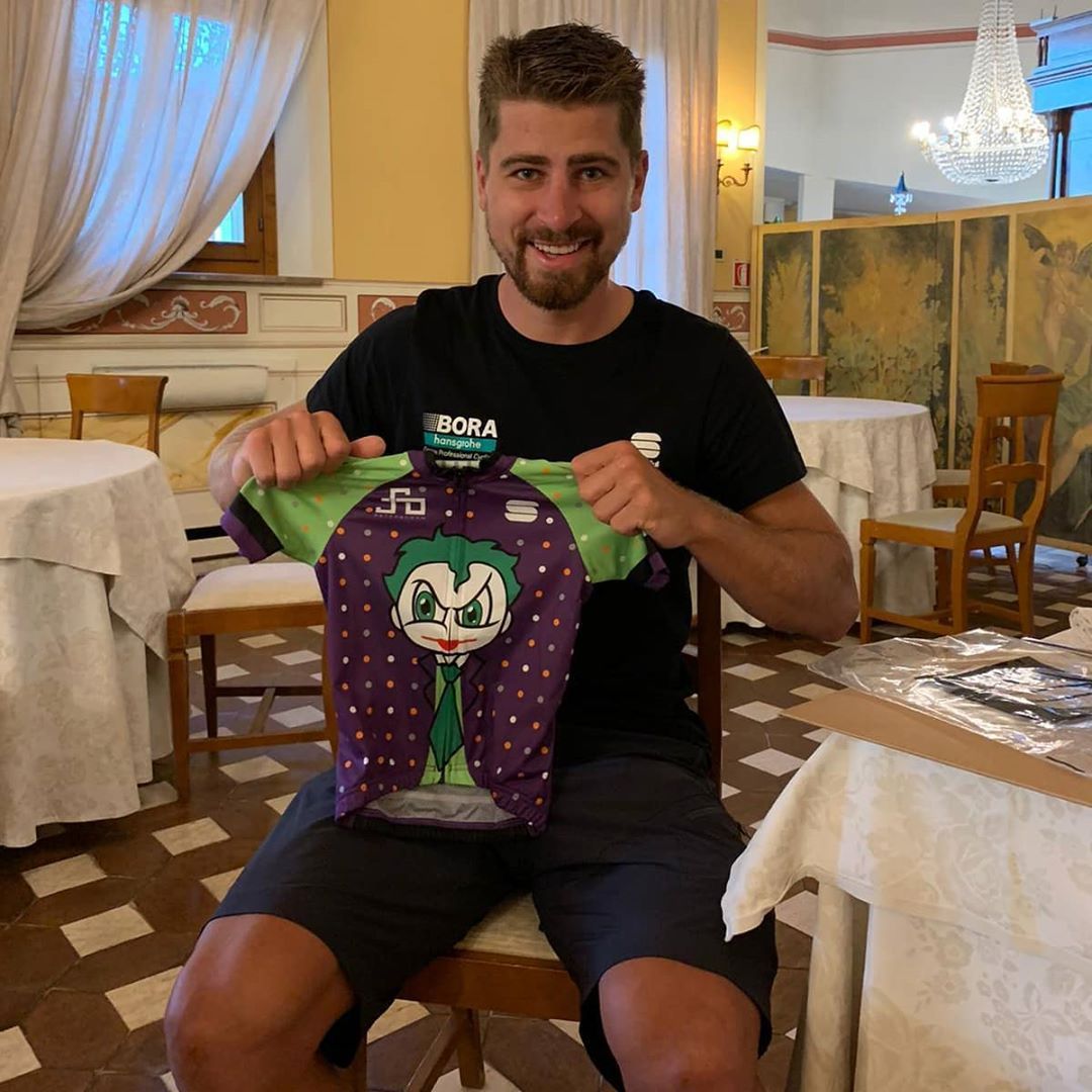 Peter Sagan s cyklistickým dresom pre syna...