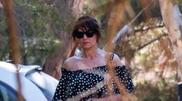 Krásna Bellucci na dovolenke v Grécku! Spoznáte ju mimo červeného koberca