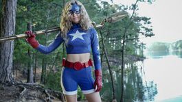 Skvelá oddychovka! Konečne je tu superhrdinka, ktorá dostáva poriadne na frak