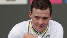 V Poľsku sa jazdí ďalej. Majster sveta má prvý triumf v dúhovom, zdolal blesk z Bory