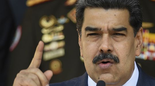 Dvoch žoldnierov z USA odsúdili za neúspešný pokus o Madurov únos na 20 rokov