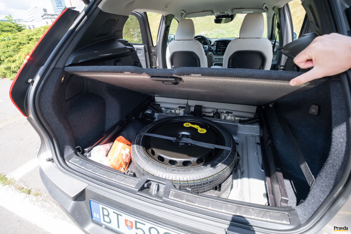 Za príplatok 100 eur je možné do XC40 objednať...