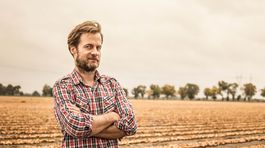 Kravu on-line nepodojíš. Vidiek je na vírus citlivejší ako mestá, práca z domu ho nespasí