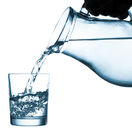 voda, džbán, pohár, pitný režim