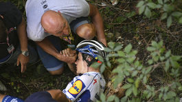 Hororový pád! Cyklistický supertalent Evenepoel nabúral do múru