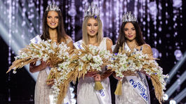 Zľava: Druhá vicemiss Kristína Víglaská, nová Miss Slovensko Leona Novoberdaliu a prvá vicemiss Viktória Podmanická. 