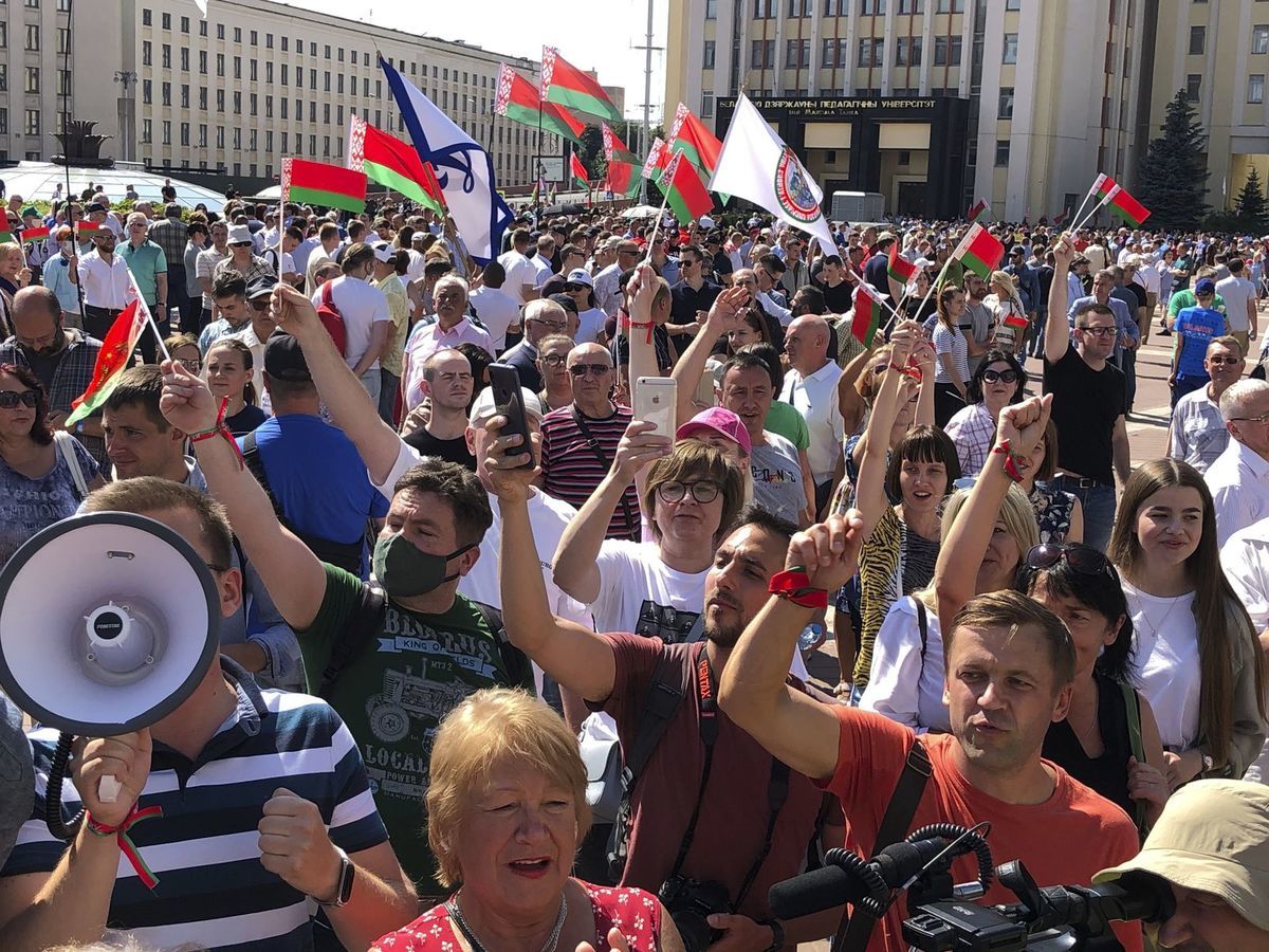 Stovky stúpencov bieloruského prezidenta...