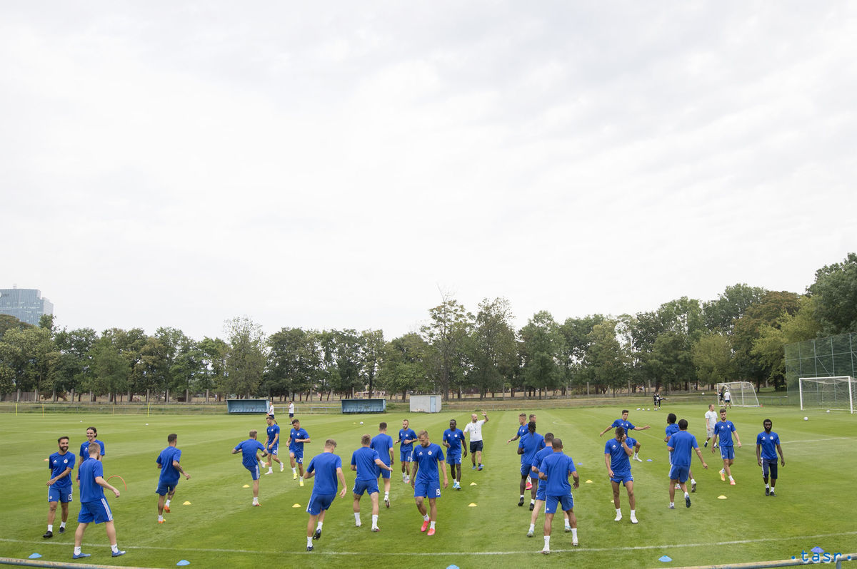 Tréning futbalistov Slovana na archívnej snímke.