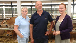  Mesto na dedine - satelit s mliečnou cestou