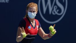 Gombosa vyradil Fucsovics. V 1. kole skončili aj obhajcovia Polášek s Dodigom