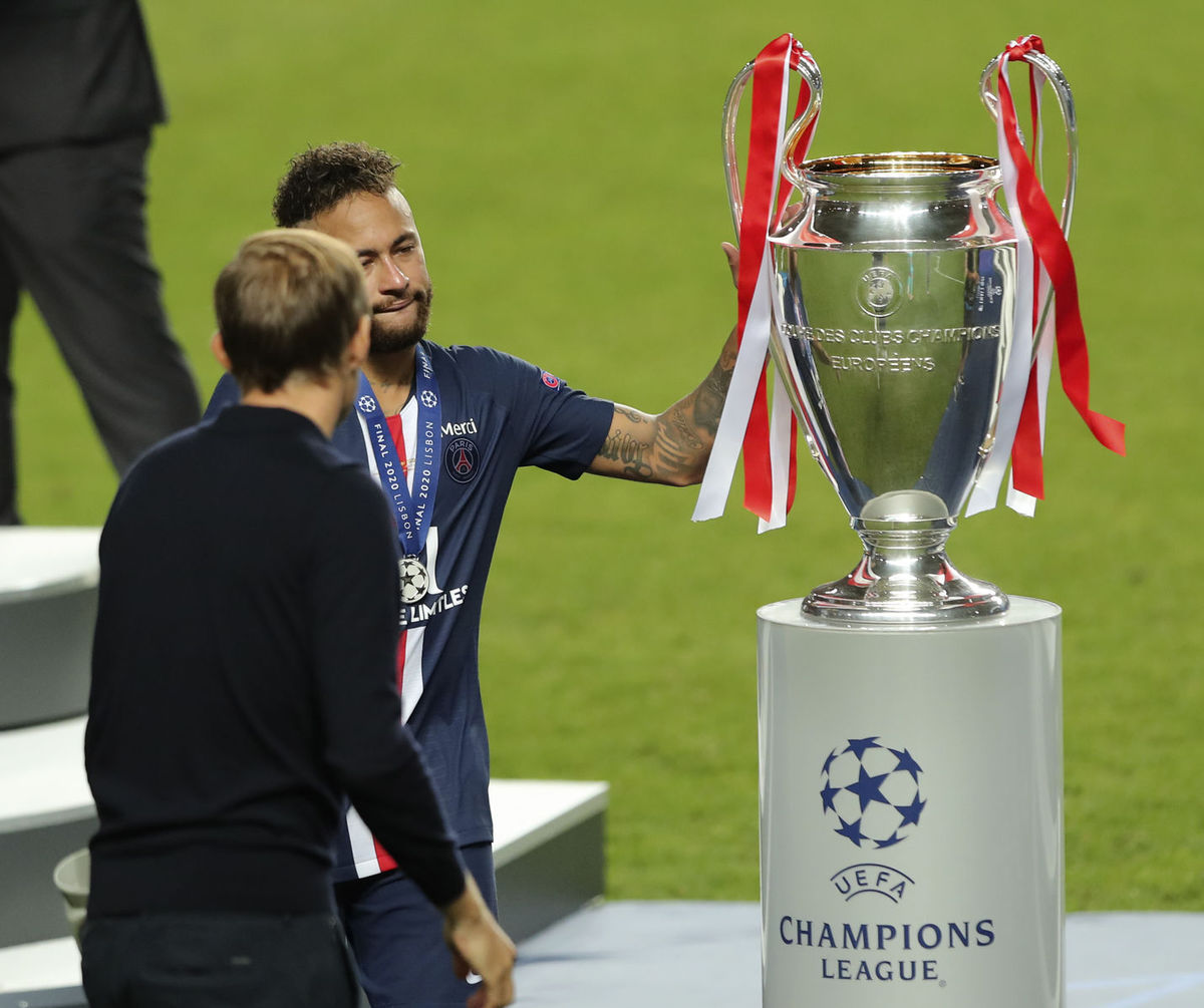 Parížsky smútok. Neymar a tréner Thomas Tuchel...