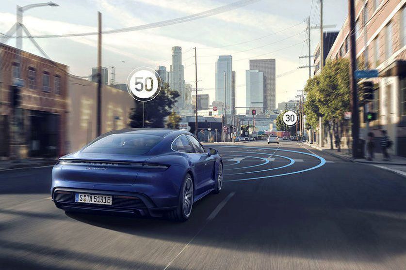 Porsche umožní majiteľom stiahnuť si za...