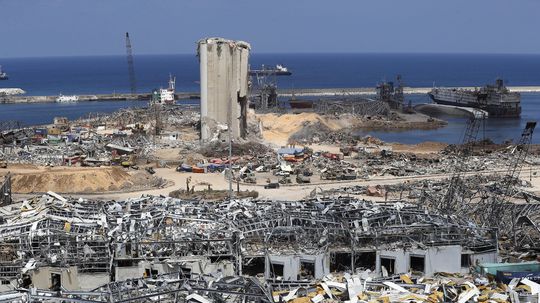 V bejrútskom prístave sa po výbuchu nachádzali ďalšie nebezpečné látky