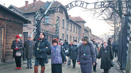 Škandál v židovskej komunite. Kde skončili peniaze pre ľudí, ktorí prežili?