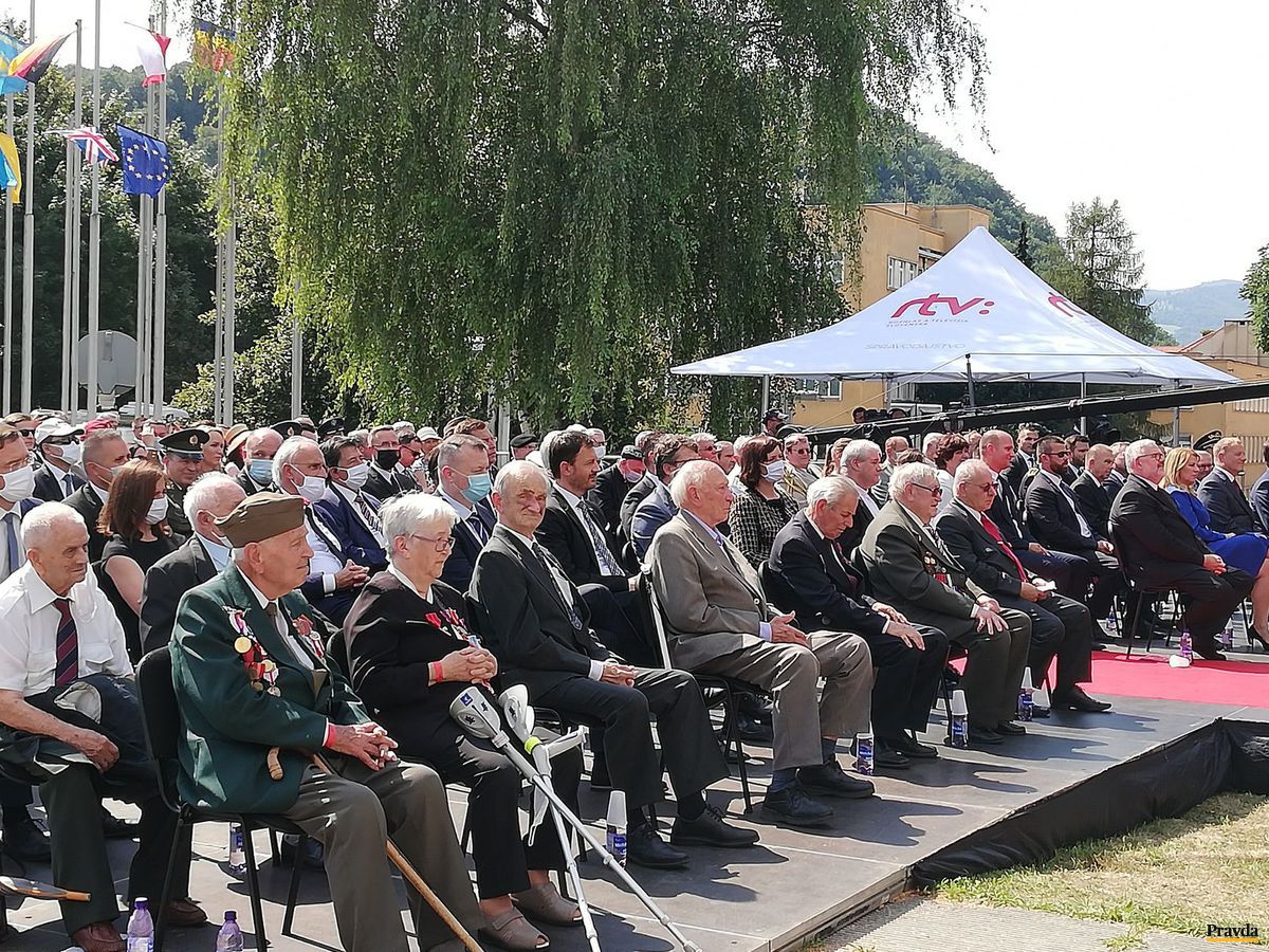 Veteráni sedeli na oslavách SNP v prvej rade,...