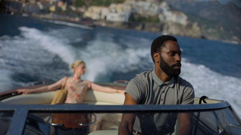 Herec John David Washington na zábere z filmu...