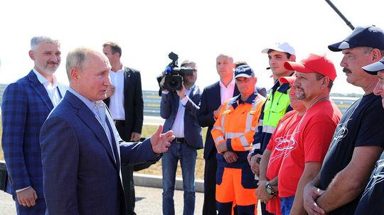 Krym - otvorenie novej diaľnice Putinom