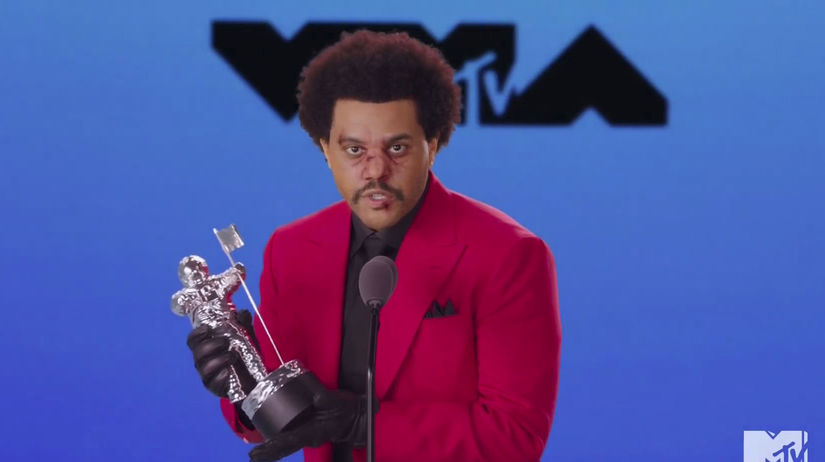 Spevák The Weeknd s cenou za videoklip roka ku...