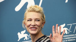 Herečka a šéfka poroty Cate Blanchett na otvorení 77. ročníka filmového festivalu v Benátkach. Už bez ochranného rúška. 