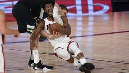 Butler rozhodol o výhre po vypršaní času, Bucks sa hnevali na rozhodcov