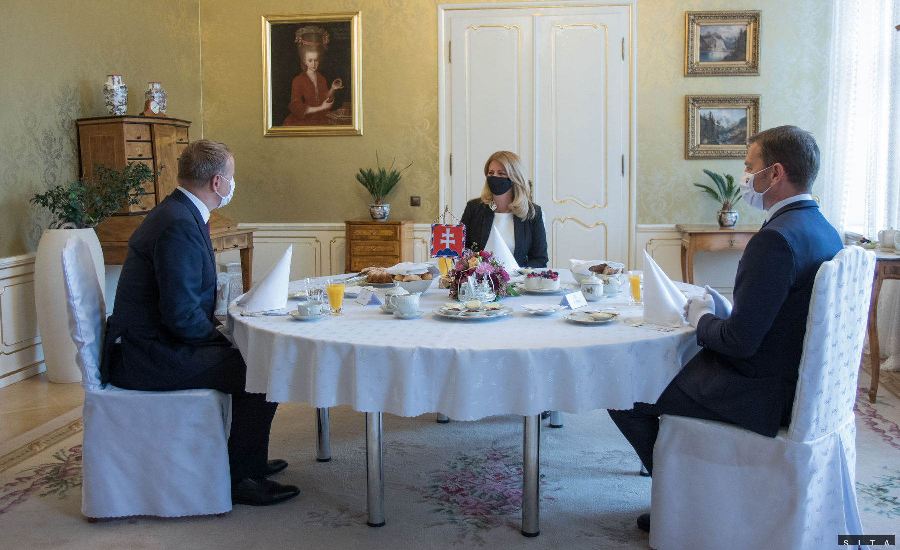 Zľava: Predseda parlamentu Boris Kollár,...