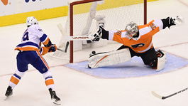 Černák spoznal súpera. Islanders vyškolili Flyers