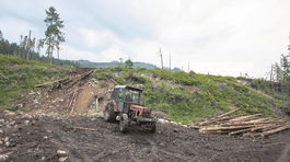 Kto ničí viac? Neporiadny turista alebo poriadny pilčík?