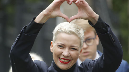 Lukašenkov režim prepustil politických väzňov vrátane aktivistky Kalesnikavovej a nositeľa Nobelovej ceny Biaľackého