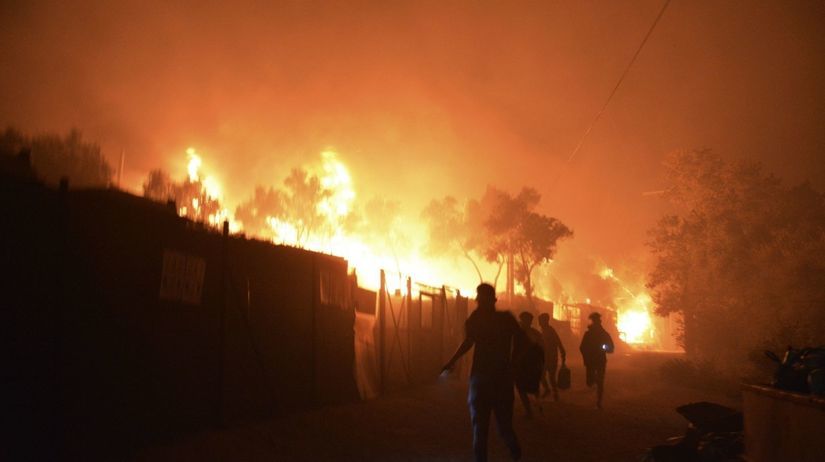 Grécko, tábor, migranti, požiar