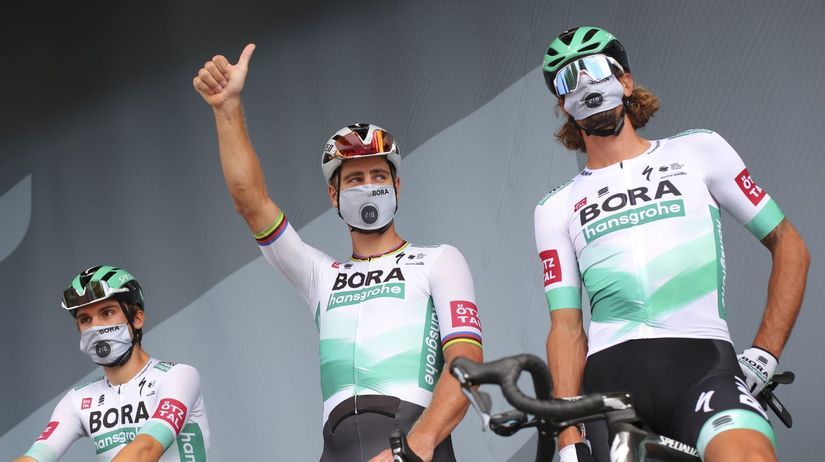 Peter Sagan s kolegami z tímu Bora-Hansgrohe na...