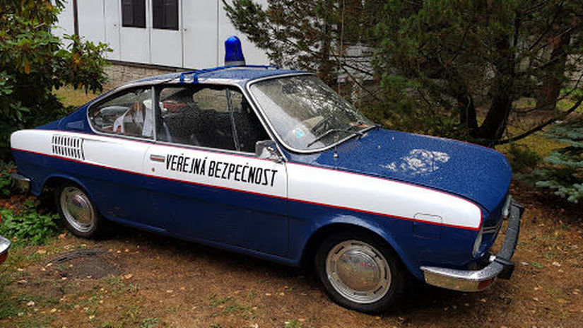 Policajný solitér mal pod kapotou motor s...
