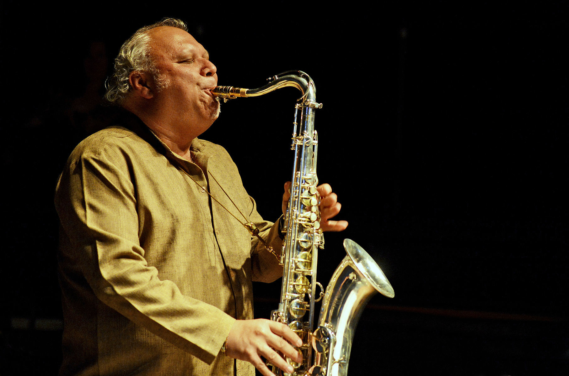Džezový saxofonista Tony Lakatos.