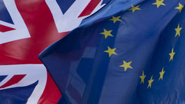 Brexit: Nissanu a Toyote dochádza trpezlivosť. Od Británie chcú odškodné