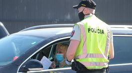 Pribudlo 92 infikovaných a jedno úmrtie, kontroly na hranici s ČR majú byť náhodné