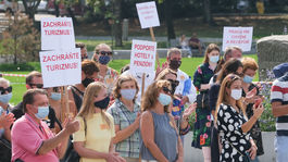 Zamestnanosť padá. Ľuďom v hoteloch rapídne klesli mzdy