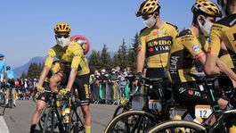 Rogličovho šéfa vykopli z Tour. Napadol rozhodcu