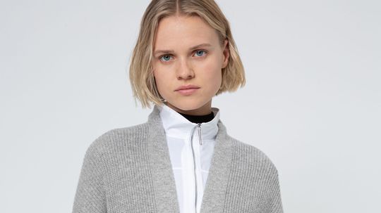 Dámsky sveter Hugo Boss, predáva sa za 249 eur. 