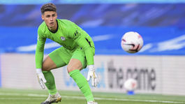 Ako Pat a Mat. Stopér dostal červenú, len aby Kepa nechyboval, nepomohlo to