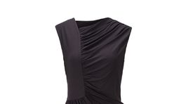 Asymetrické čierne koktejlové šaty Hugo Boss, predávajú sa za 299 eur. 